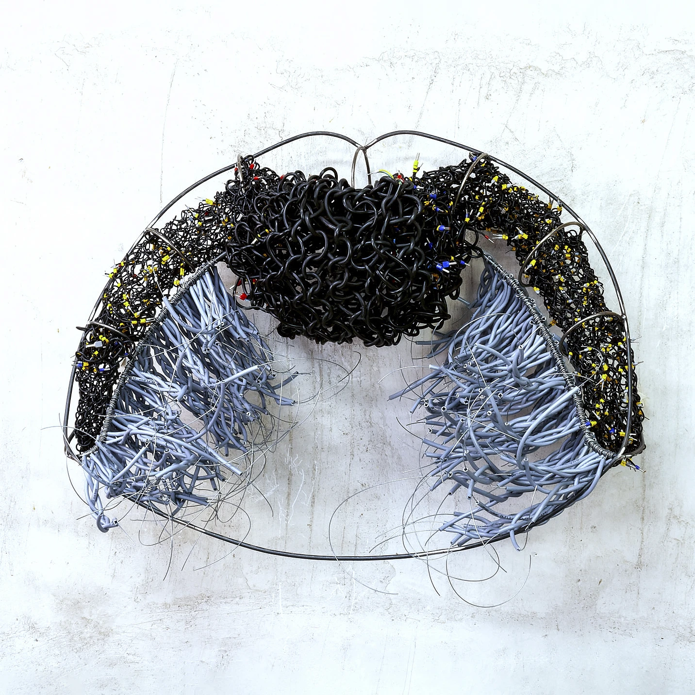 Siempre hay una lengua que te escucha. Los labios