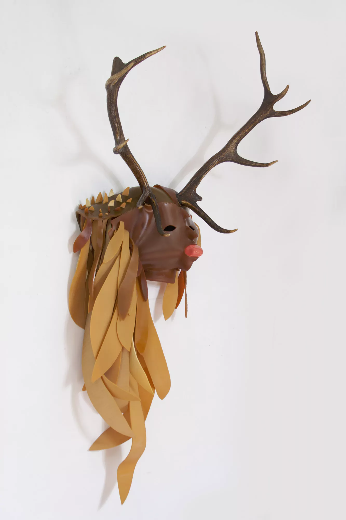 Coyolxahuqui decapitada fortalecida por su cornamenta