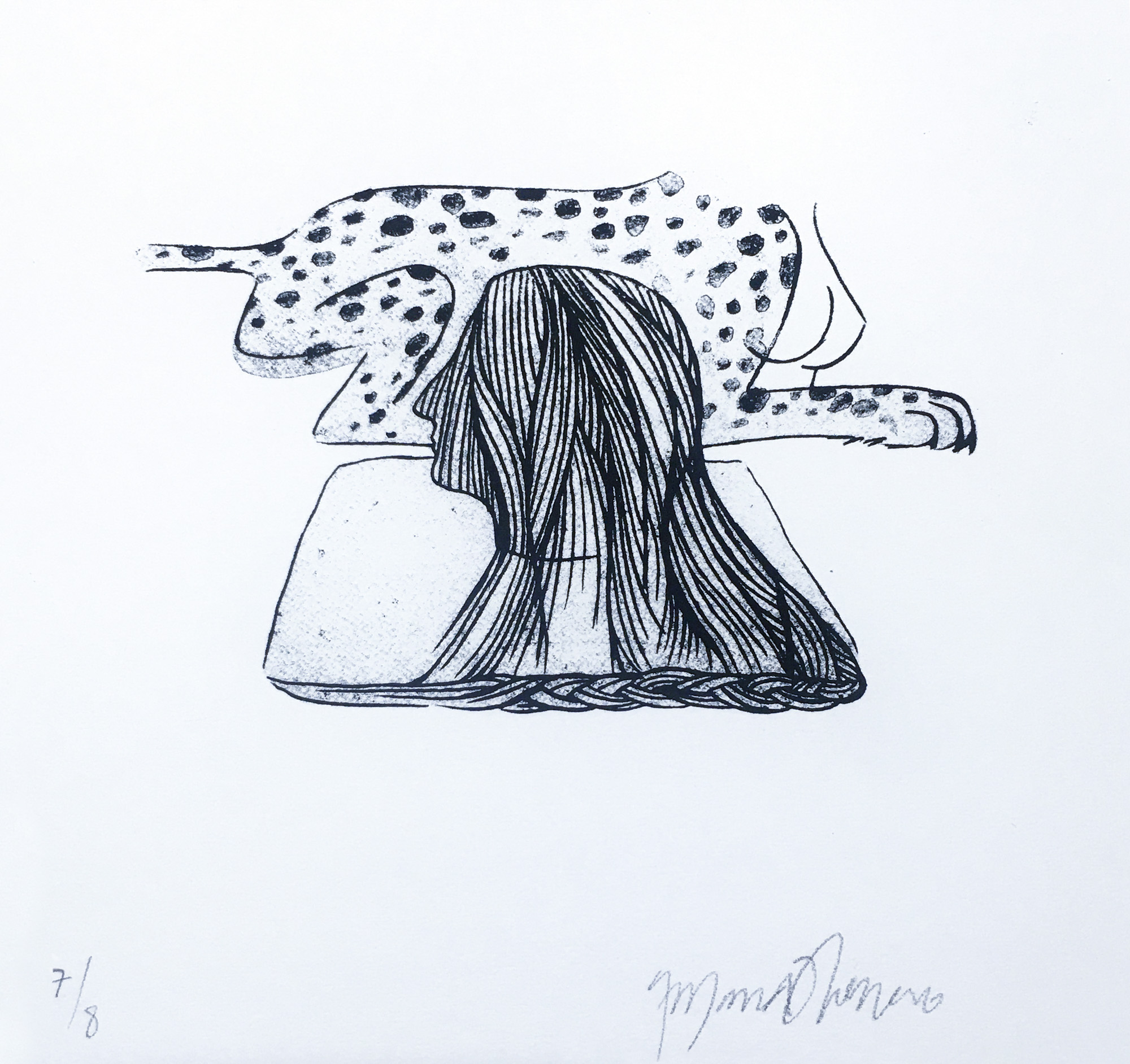 Cortarse la cabeza y ser custodiada por una esfinge / Cut off your head and be guarded by a sphinx