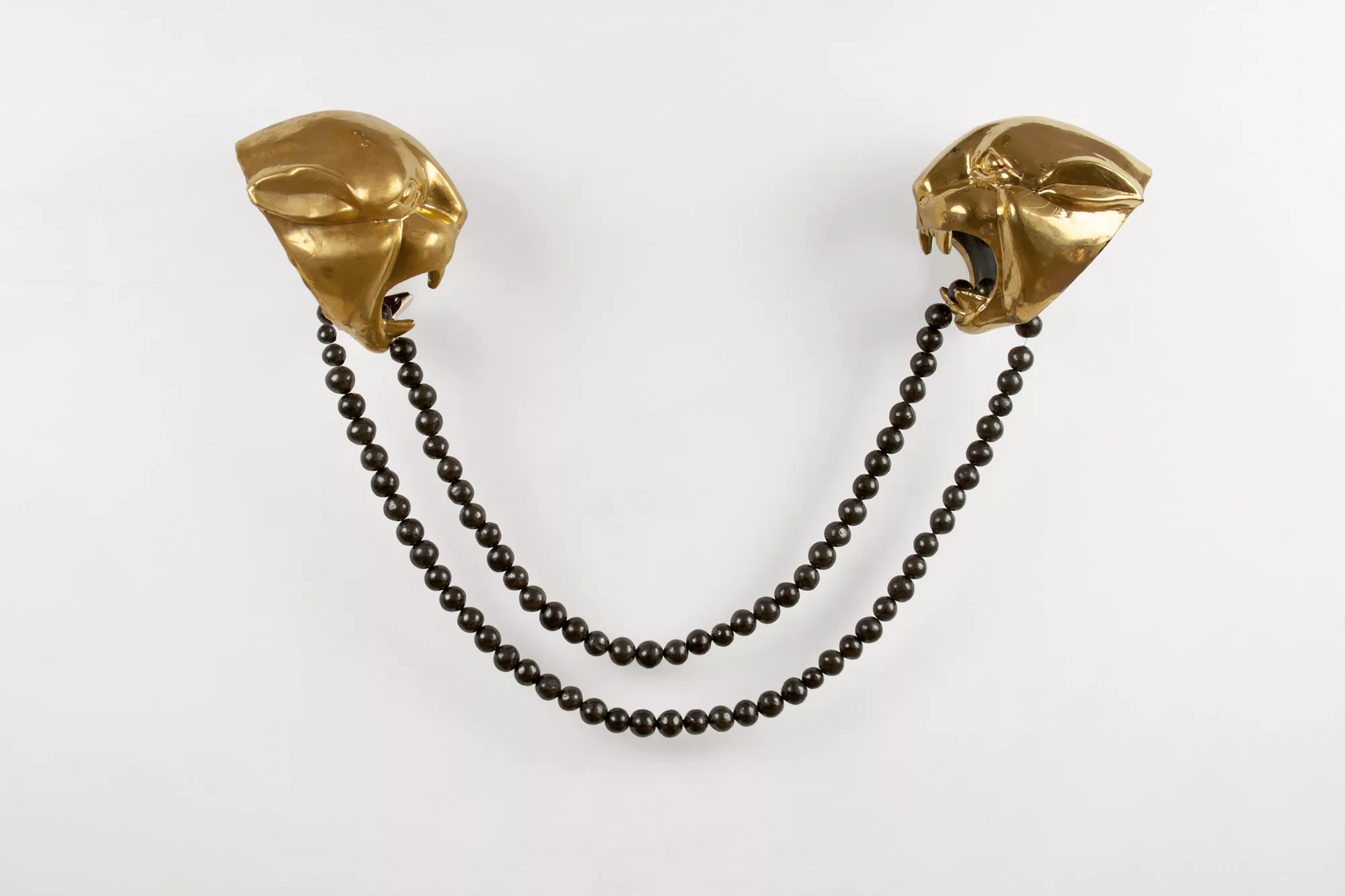 Ofrenda para el león blanco / Sacrifice for the white lion